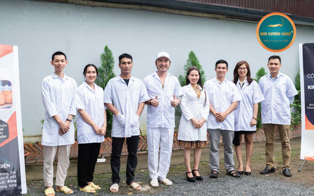 đông trùng hạ thảo kim cương vàng tiến luật xưởng sản xuất